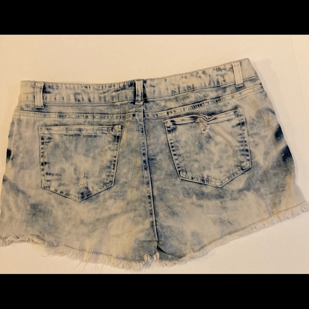 Ladies Shorts bundle (old navy boyfriend) & Rue 21. Y2K for sure ⭐️.Both size 14 - Picture 7 of 16